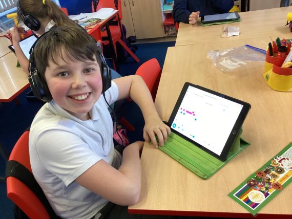 6OBCH Explore Chrome Music Lab in UICT